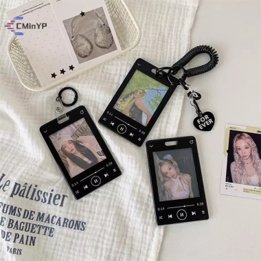 CMinYP Máy nghe nhạc sáng tạo kèm Giá đỡ thẻ Photocard, Hộp bảo vệ ID, Màn hình thần tượng, Túi móc khóa và Mặt dây chuyền – Giá chỉ 43.740đ
