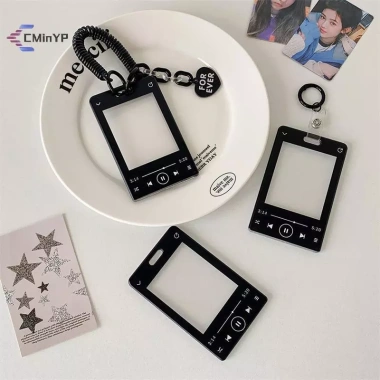 CMinYP Máy nghe nhạc sáng tạo kèm Giá đỡ thẻ Photocard, Hộp bảo vệ ID, Màn hình thần tượng, Túi móc khóa và Mặt dây chuyền – Giá chỉ 43.740đ 4 CMinYP Máy nghe nhạc sáng tạo kèm Giá đỡ thẻ Photocard, Hộp bảo vệ ID, Màn hình thần tượng, Túi móc khóa và Mặt dây chuyền – Giá chỉ 43.740đ 4