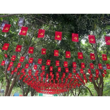 Cờ Dây Sao Đảng Việt Nam 10m Vải Phi Bóng Đẹp Bền Trang Trí Lễ Tết Khai Trương Diễu Hành 4 Cờ Dây Sao Đảng Việt Nam 10m Vải Phi Bóng Đẹp Bền Trang Trí Lễ Tết Khai Trương Diễu Hành 4