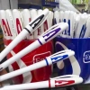 Cốc 48 cây bút gel Chữ A Aihao Hoa Việt loại 1 viết êm trơn giá ưu đãi 42.000₫ 2