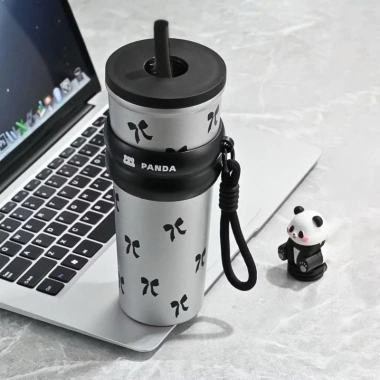 Cốc giữ nhiệt 700ml hình gấu trúc, nút bít, kèm móc khóa & túi đựng ly 6 Cốc giữ nhiệt 700ml hình gấu trúc, nút bít, kèm móc khóa & túi đựng ly 6