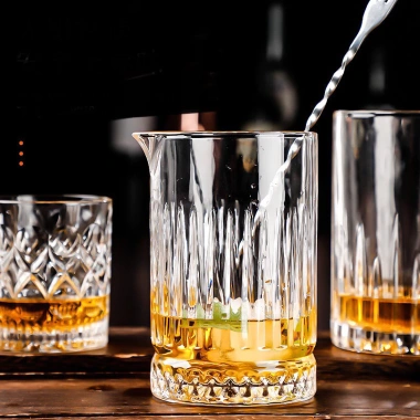 Cốc thủy tinh 700ml có vòi rót và chân đế kim cương - Dày dặn, thích hợp cocktail