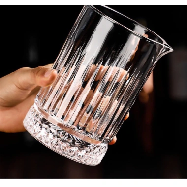 Cốc thủy tinh 700ml có vòi rót và chân đế kim cương - Dày dặn, thích hợp cocktail