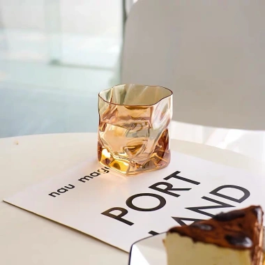 Cốc thủy tinh decor xoắn sáng tạo - ly whisky cao cấp, giá 15.000đ