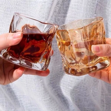 Cốc thủy tinh decor xoắn sáng tạo - ly whisky cao cấp, giá 15.000đ