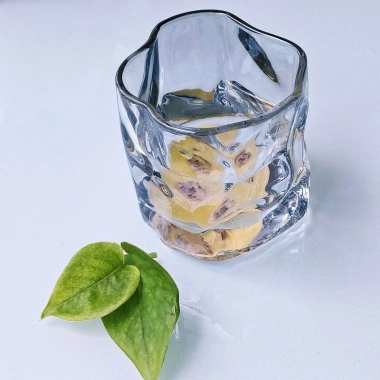 Cốc thủy tinh decor xoắn sáng tạo - ly whisky cao cấp, giá 15.000đ
