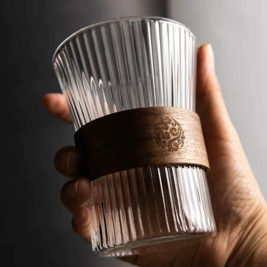 Cốc thủy tinh ly sọc đai gỗ không nóng tay, vintage sang trọng, giảm còn 33k