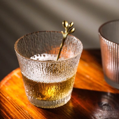 Cốc thủy tinh miệng loe 300ml họa tiết sọc sần - ly decor quán cafe 26.500đ 3 Cốc thủy tinh miệng loe 300ml họa tiết sọc sần - ly decor quán cafe 26.500đ 3