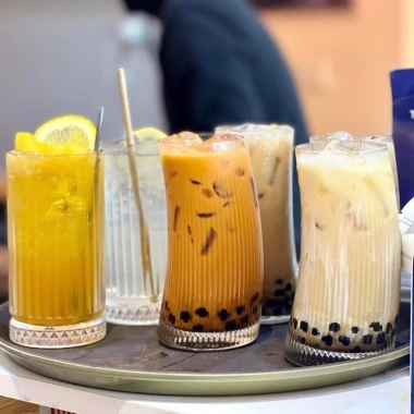 Cốc thủy tinh sọc dáng cong - Phù hợp decor quán cà phê, nhà hàng, giá ưu đãi 34.000đ - Hồng Lộc Store 8