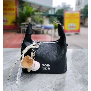 COIH Túi Xách Tay Đeo Chéo Vai Sang Chảnh, Kèm Móc Treo Bóng Chày - Giá 89.000đ 5 COIH Túi Xách Tay Đeo Chéo Vai Sang Chảnh, Kèm Móc Treo Bóng Chày - Giá 89.000đ 5