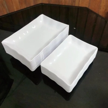 Combo 10 Đĩa Nhựa Phíp Chữ Nhật Việt Nhật Đựng Hoa Quả Bánh Kẹo Bền Đẹp 47.300 VND