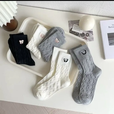 Combo 10 Đôi Tất Nữ Hoạ Tiết Nơ Vặn Thừng - Cao Cổ Giá Siêu Ưu Đãi 91k