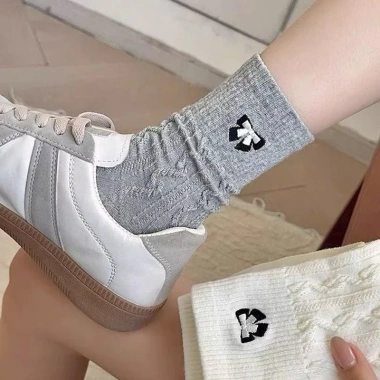 Combo 10 Đôi Tất Nữ Hoạ Tiết Nơ Vặn Thừng - Cao Cổ Giá Siêu Ưu Đãi 91k