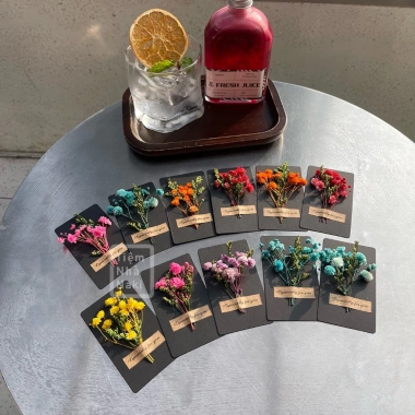 Combo 10 Thiệp Hoa Khô Handmade Tone Đen Quà Valentine, Giáng Sinh, Noel Giá 12.000đ 4