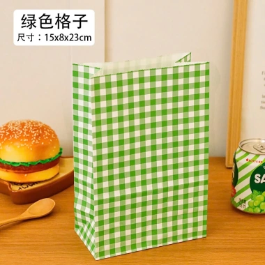 Combo 10 Túi Giấy Đựng Quà Kẻ Karo 22x14x8cm và Sticker Dán Miệng Giá Rẻ 19.800 VND