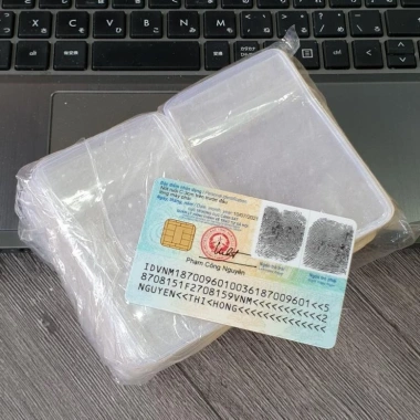 Combo 100 200 Vỏ bọc căn cước, thẻ tín dụng trong suốt có nắp bảo vệ, chống xước chip CCCD ATM - Giá 140.000 VND