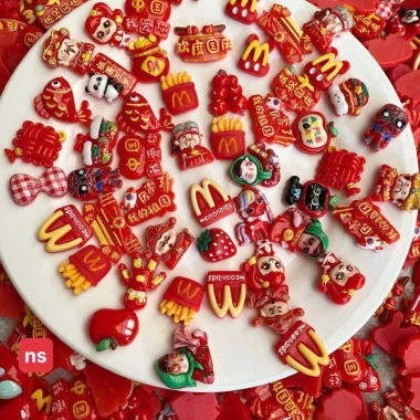 Combo 100 Charm Ông Thần Tài, Lân Rồng, Ngựa Trang Trí Tết - Phụ Kiện DIY Giá 31.000 4 Combo 100 Charm Ông Thần Tài, Lân Rồng, Ngựa Trang Trí Tết - Phụ Kiện DIY Giá 31.000 4