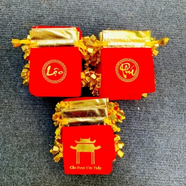 Combo 100 Túi Gấm Nhung Phúc Lộc Đỏ May Mắn 7x9cm Phong Thuỷ Giá ưu đãi 71.020₫ 9