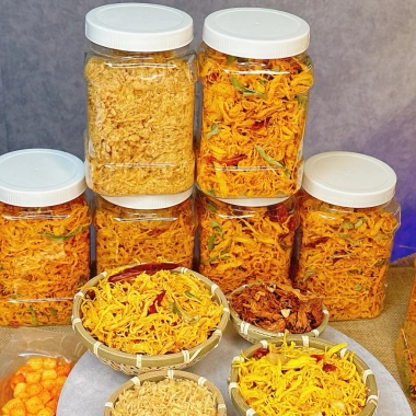 Combo 1KG 2 Hủ 500g Khô Gà Lá Chanh, Gà Bơ Tỏi, Heo Cháy Tỏi, Chà Bông Heo Xù - Đồ Ăn Vặt Cay Chua, Giá 179k Giảm 16%