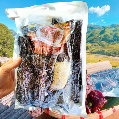 Combo 1KG Thịt Trâu Gác Bếp + Thịt Heo Gác Bếp Ngon Chuẩn Mường Then kèm Chăn Chéo 6