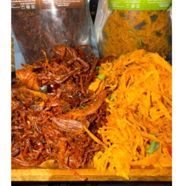 Combo 2 Bịch 200gr Khô Gà Lá Chanh + Thịt Gà Cháy Tỏi Hương Vị Heo - Thơm Ngon, 139.999₫ 2