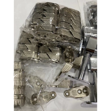 Combo 2 cái bát đỡ thanh nhôm tủ áo treo đồ - Cây nhôm dẹp chắc chắn, giá 13.500₫ 8 Combo 2 cái bát đỡ thanh nhôm tủ áo treo đồ - Cây nhôm dẹp chắc chắn, giá 13.500₫ 8