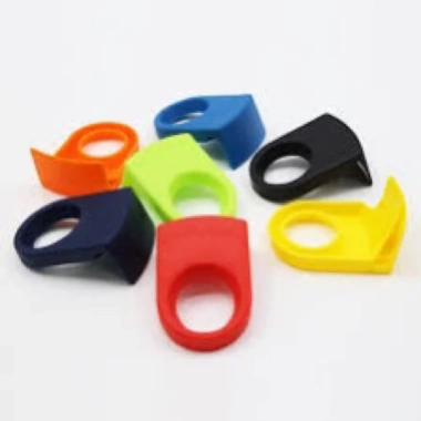 Combo 2 Cái Cài Bia Úp Ngược & Nắp Cài Chai - Màu Ngẫu Nhiên, Giá 18.000₫ 4