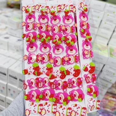 Combo 2 Kẹp Nhún Gấu Dâu - Giá Gốc 26.000, Giảm còn 20.000, Mẫu Ngẫu Nhiên