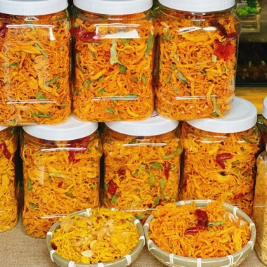 Combo 2kg 4 Hủ 500g Khô Gà Lá Chanh Bơ Tỏi Snack Cay Thượng Hạng Giá ưu đãi 354.000₫ 9 Combo 2kg 4 Hủ 500g Khô Gà Lá Chanh Bơ Tỏi Snack Cay Thượng Hạng Giá ưu đãi 354.000₫ 9