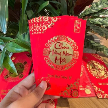 Combo 30-120 Bao Lì Xì Tết Nhung Đỏ In Nổi 3D Truyền Thống – Giá ưu đãi 35.000 VND, May Mắn, Ý Nghĩa
