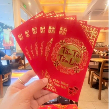 Combo 30-120 Bao Lì Xì Tết Nhung Đỏ In Nổi 3D Truyền Thống – Giá ưu đãi 35.000 VND, May Mắn, Ý Nghĩa