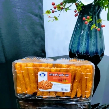 Combo 4 bánh bò, 5 nem nướng phên, 5 tăm cay đen, 5 mèo yêu cá, 3 sữa chua - Giá 144.886₫