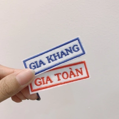 Combo 5 Bảng Tên Cho Bé Dễ Gắn Vào Quần Áo, Chăn Mền, Gối Giá Ưu Đãi 50.000₫