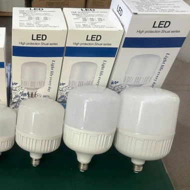 Combo 5 bóng LED 50W chống nước, bảo hành 1 năm, giá ưu đãi 178.000₫ 7 Combo 5 bóng LED 50W chống nước, bảo hành 1 năm, giá ưu đãi 178.000₫ 7
