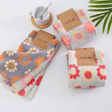 Combo 5 Chiếc Khăn Lau Bếp Đa Năng Mềm Mại Hình Hoa Giá Ưu Đãi 32.800₫