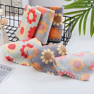 Combo 5 Chiếc Khăn Lau Bếp Đa Năng Mềm Mại Hình Hoa Giá Ưu Đãi 32.800₫