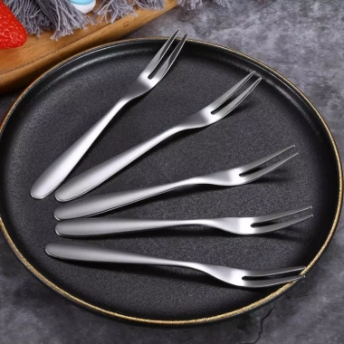 Combo 5 chiếc nĩa inox 304 size 13cm – trắng vàng, ăn trái cây, bánh mứt, ốc – giá chỉ 39.500đ 10