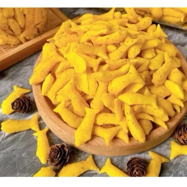 Combo 5 món Snack 1,5kg - Xương Chó, Cá Phồng, Nui Chiên, Quẩy Cua, Chuối Sấy Mè Gừng, Giòn Tan, Giá chỉ 86.356 VND 2