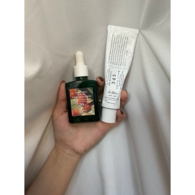 Combo Dưỡng Sáng Mờ Thâm Giảm Mụn Vitamin C 20% Dr.Althea 30ml + Kem 345 Relief 50g - 750k