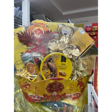 Combo giỏ bánh kẹo quà biếu Tết 8 món, giảm còn 400.000đ - Ngọt ngon, sang trọng 2