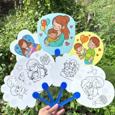 Combo quạt tô màu 20/10 20/11 8/3 - Quà tặng cho bé, dụng cụ thủ công 41.900₫ 4 Combo quạt tô màu 20/10 20/11 8/3 - Quà tặng cho bé, dụng cụ thủ công 41.900₫ 4