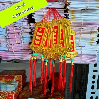 Combo sỉ 50-100 dây liễn khánh treo mai đào Tết 2.026 – 10 mẫu, giá chỉ 135.000₫ 4 Combo sỉ 50-100 dây liễn khánh treo mai đào Tết 2.026 – 10 mẫu, giá chỉ 135.000₫ 4