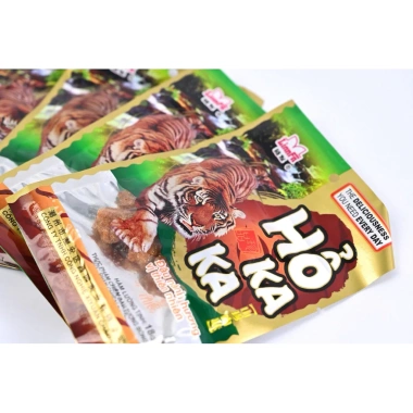 Combo snack vặt 4 món bò quẩy kèm 5 nem nướng phên, 5 tăm cay đen, 5 hổ kaka – Giá chỉ 200k 6