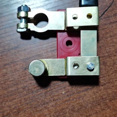 Công Tắc Phanh Đồng Thau 12V/24V Cho Xe Hơi, Xe Tải - Chất Lượng Cao, Giá Tốt 4 Công Tắc Phanh Đồng Thau 12V/24V Cho Xe Hơi, Xe Tải - Chất Lượng Cao, Giá Tốt 4