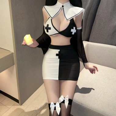 Cosplay nữ tu sĩ ôm body tôn dáng xẻ ngực - Set ngủ Valak Halloween cao cấp BIKI N897