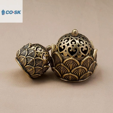 COUTR Đồng Retro Sen Rỗng Đốt Hương Dính Nắp Trang Trí Gỗ Đàn Hương VN 27,280₫ 3 COUTR Đồng Retro Sen Rỗng Đốt Hương Dính Nắp Trang Trí Gỗ Đàn Hương VN 27,280₫ 3