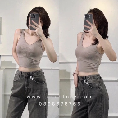 Croptop 3 lỗ thun gân V-neck Ảnh tự chụp thời trang, giảm 20% chỉ 153.000 VND