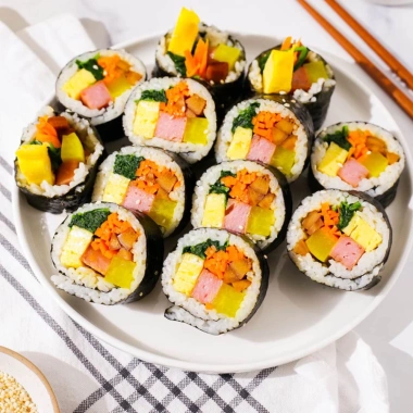 Củ Cải Vàng Muối Cắt Sợi 1KG - Takuan Stick Chua Mặn Ngọt, Cuốn Sushi Kimbap 130k