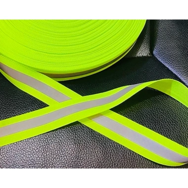Cuộn dây phản quang 100m phát sáng may áo xanh chuối cam sọc bạc 2,5 hoặc 5cm, giảm giá 70.000 VNĐ 3 Cuộn dây phản quang 100m phát sáng may áo xanh chuối cam sọc bạc 2,5 hoặc 5cm, giảm giá 70.000 VNĐ 3