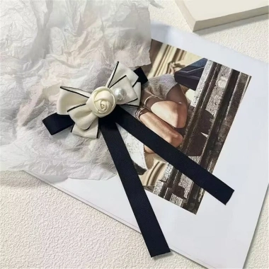 Cuy Camellia Ngọc Trai, Ruy Băng Nơ Thắt Thổ Cẩm, Pin Preppy – Kẹp Đồng Phục Sinh Viên, Giá 77.660₫ 9 Cuy Camellia Ngọc Trai, Ruy Băng Nơ Thắt Thổ Cẩm, Pin Preppy – Kẹp Đồng Phục Sinh Viên, Giá 77.660₫ 9